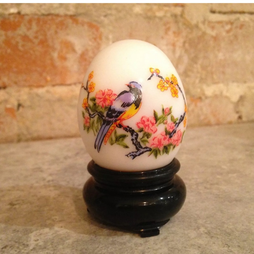 250. Avon Vintage Oriental Egg - Chinese Pheasant - 1 oz.